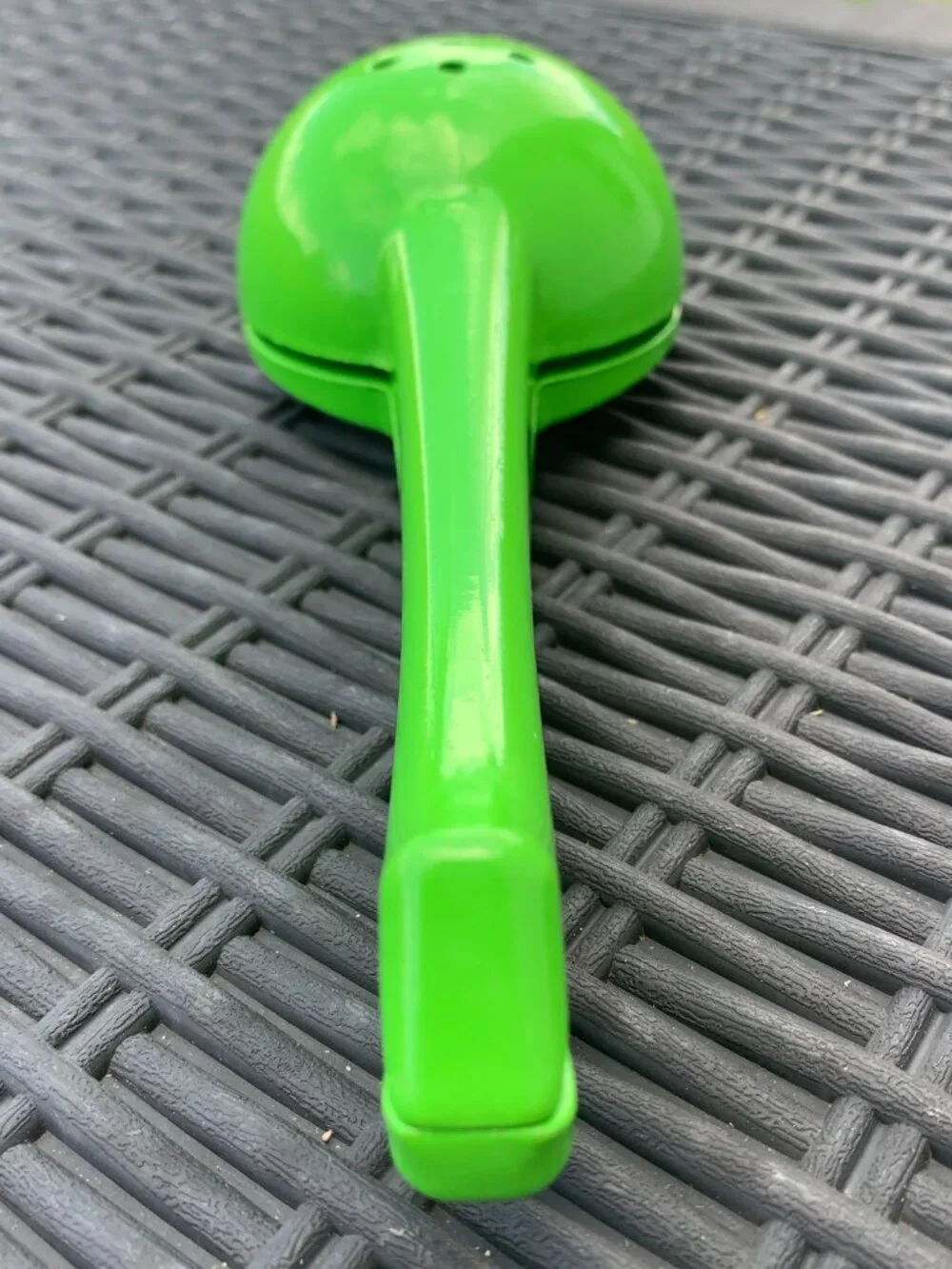 Bright Green Handheld Metal Lime Squeezer / Citrus Juicer